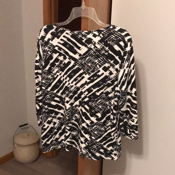 Ladies knit top - Picture 3 of 3